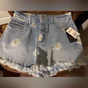 Women’s Material Girl Jean shorts size 9 NWT